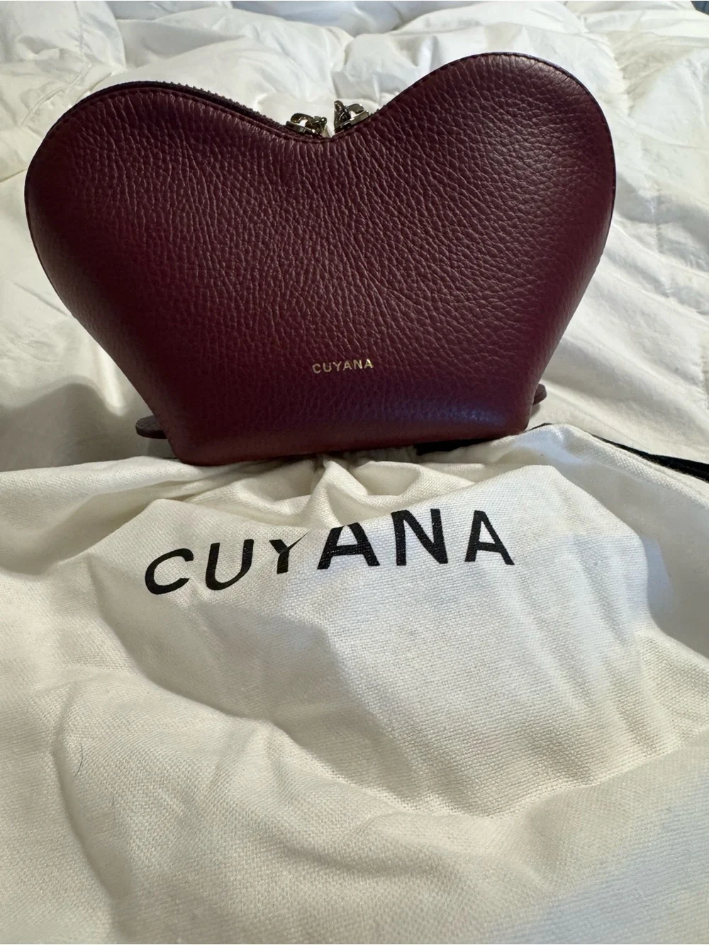 Cuyana compact heart